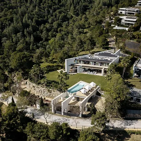 Futura Spectacular Luxury Designer