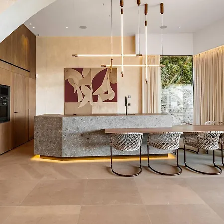 Futura Spectacular Luxury Designer Μαρμπέλλα