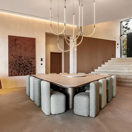 Futura Spectacular Luxury Designer