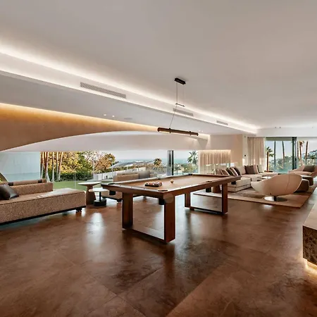 Futura Spectacular Luxury Designer *