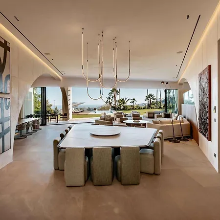 Futura Spectacular Luxury Designer Μαρμπέλλα