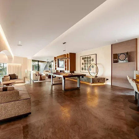 Futura Spectacular Luxury Designer * Μαρμπέλλα