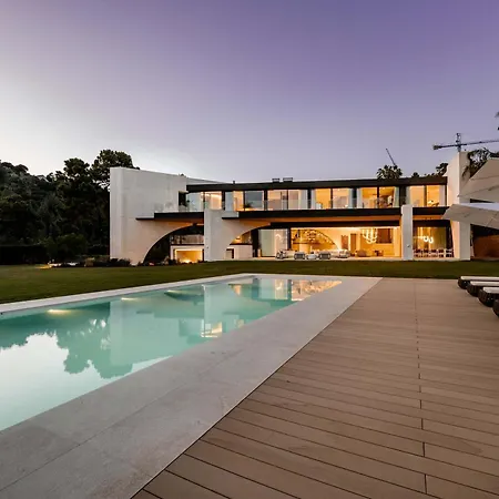Futura Spectacular Luxury Designer *